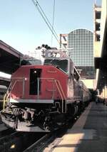 marc-maryland-area-rail-commuter-3/784874/gp-40-wh-2-no-57-von GP 40 WH-2 No 57 von MARC in Maryland Philadelphia am 26.05.1999.