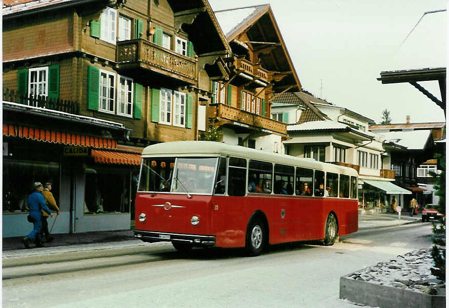 (002'508) - AFA Adelboden - Nr. 23/BE 345'172 - FBW/R&J (ex Bucheli, Kriens) im Januar 1988 in Adelboden, Dorfstrasse