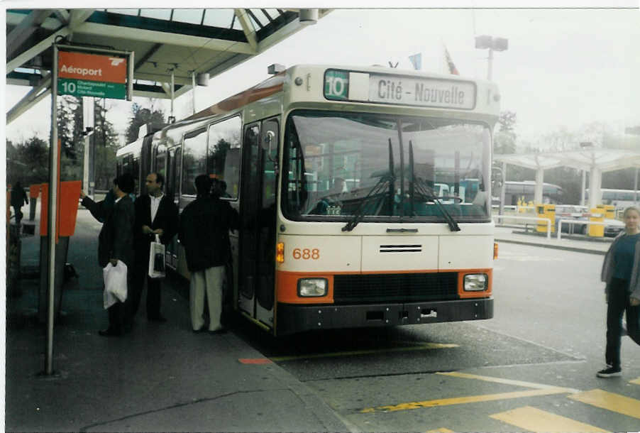 (016'507) - TPG Genve - Nr. 688 - NAW/Hess Gelenktrolleybus am 16. Mrz 1997 in Genve, Aroport