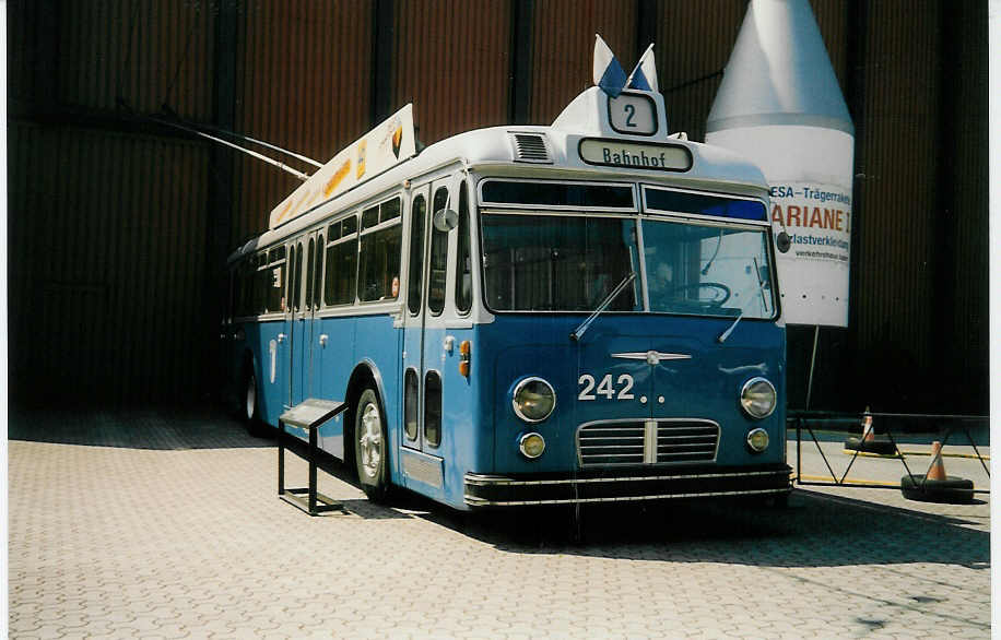(016'828) - VBL Luzern - Nr. 242 - FBW/Schindler Trolleybus am 19. April 1997 in Luzern, Verkehrshaus