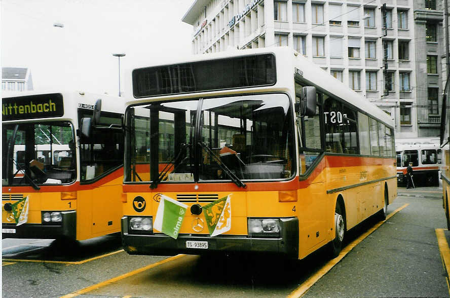 (026'917) - Cars Alpin Neff, Arbon - Nr. 4/TG 93'895 - Mercedes am 8. Oktober 1998 beim Bahnhof St. Gallen