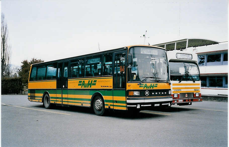 (039'326) - STI Thun - Nr. 17/BE 363'613 - Setra (ex AvH Heimenschwand Nr. 7) am 24. Februar 2000 bei der Schifflndte Thun