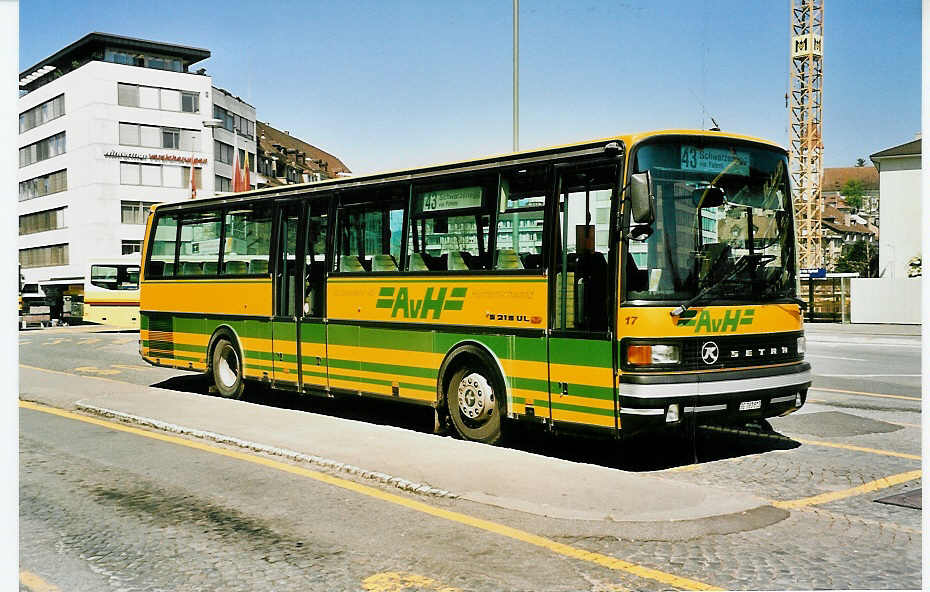 (040'310) - STI Thun - Nr. 17/BE 363'613 - Setra (ex AvH Heimenschwand Nr. 7) am 20. April 2000 beim Bahnhof Thun