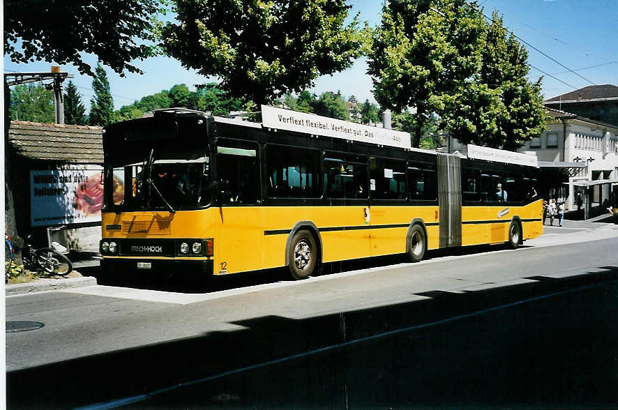 (041'331) - VBSH Schaffhausen - Nr. 12/SH 38'012 - Scania/FHS am 19. Juni 2000 beim Bahnhof Schaffhausen