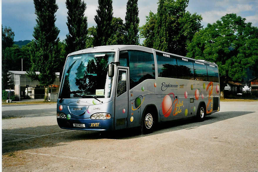 (041'618) - Aus England: Perfect Choise, Lincoln - S17 PCC - Scania/Irizar am 26. Juni 2000 in Thun, Lachenwiese