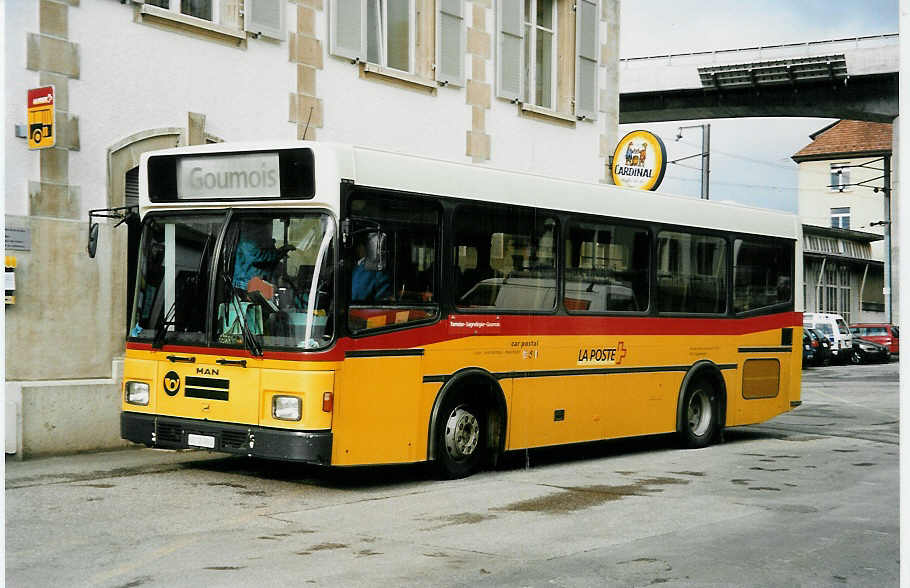 (041'715) - TSPG Saignelgier - JU 24'203 - MAN am 11. Juli 2000 beim Bahnhof Tramelan