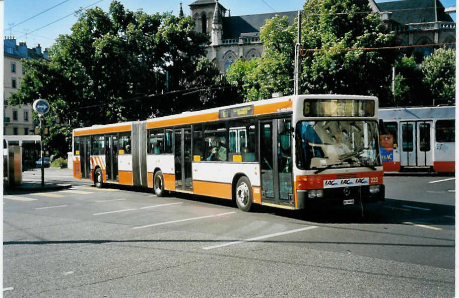 (042'102) - TPG Genve - Nr. 222/GE 96'345 - Mercedes am 19. Juli 2000 beim Bahnhof Genve