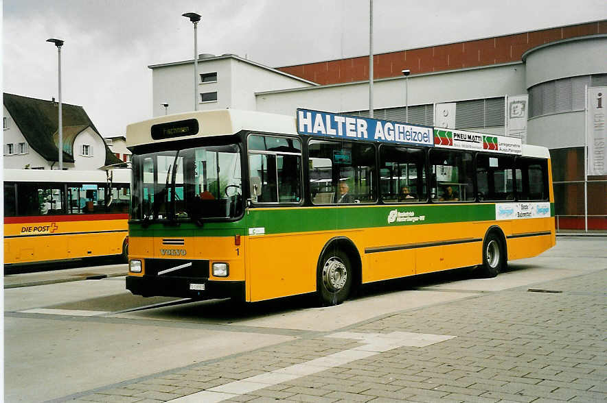 (042'314) - BHW Wil - Nr. 1/TG 108'831 - Volvo/Hess am 30. Juli 2000 beim Bahnhof Wil