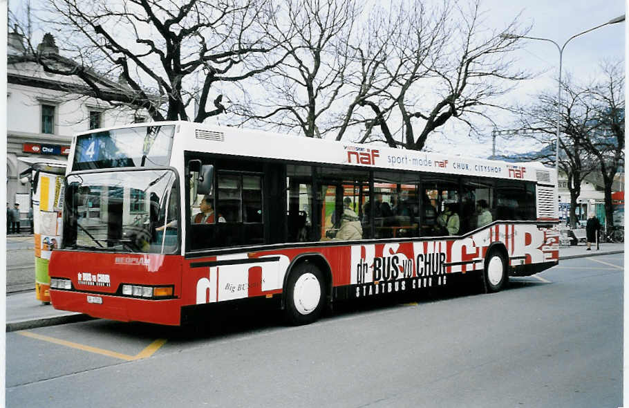 (044'512) - SBC Chur - Nr. 5/GR 97'505 - Neoplan am 1. Januar 2001 beim Bahnhof Chur