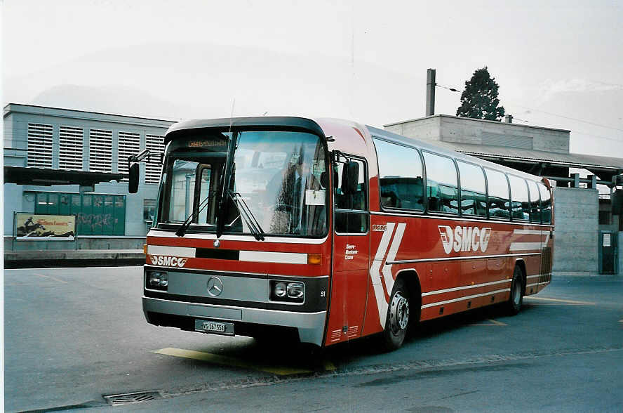 (044'809) - SMC Montana - Nr. 51/VS 167'551 - Mercedes am 20. Februar 2001 beim Bahnhof Sierre