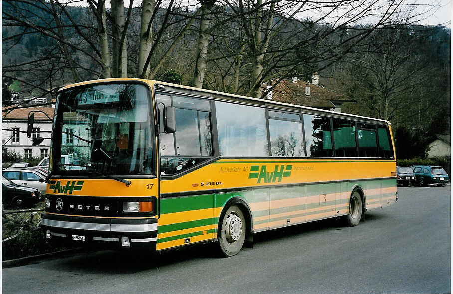 (045'203) - STI Thun - Nr. 17/BE 363'613 - Setra (ex AvH Heimenschwand Nr. 7) am 1. Mrz 2001 bei der Schifflndte Thun