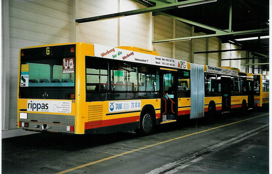 (045'505) - AAGL Liestal - Nr. 91/BL 7421 - Mercedes am 31. Mrz 2001 in Liestal, Garage