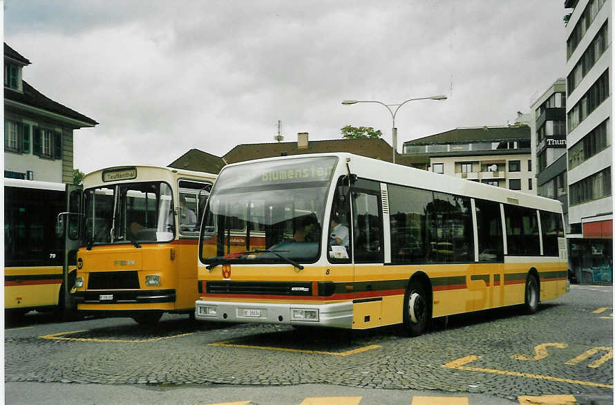 (046'929) - STI Thun - Nr. 8/BE 26'034 - Den Oudsten (ex TSG Blumenstein Nr. 8) am 6. Juni 2001 beim Bahnhof Thun