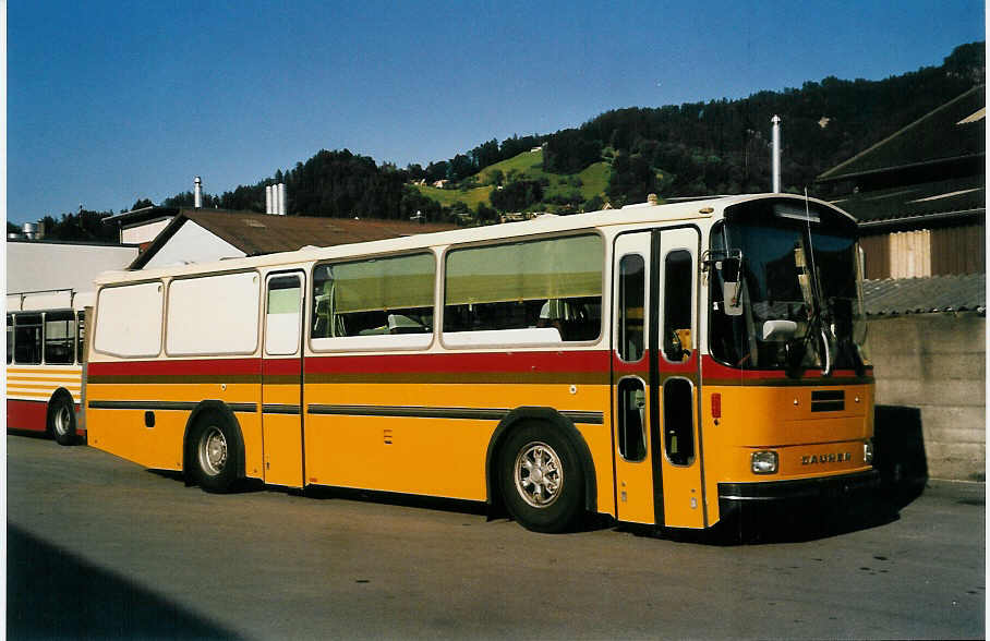 (047'511) - Segessenmann, Burgistein - Saurer/Tscher (ex P 24'229) am 25. Juni 2001 in Thun, Garage STI