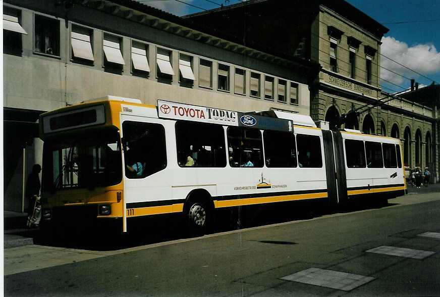 (047'831) - VBSH Schaffhausen - Nr. 111 - NAW/Hess Gelenktrolleybus am 12. Juli 2001 beim Bahnhof Schaffhausen