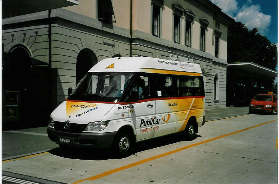 (048'235) - PTT-Regie - P 21'059 - Mercedes am 17. Juli 2001 beim Bahnhof Frauenfeld