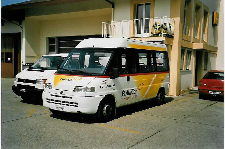 (052'729) - PTT-Regie - P 21'108 - Fiat am 6. April 2002 in Yverdon, Garage