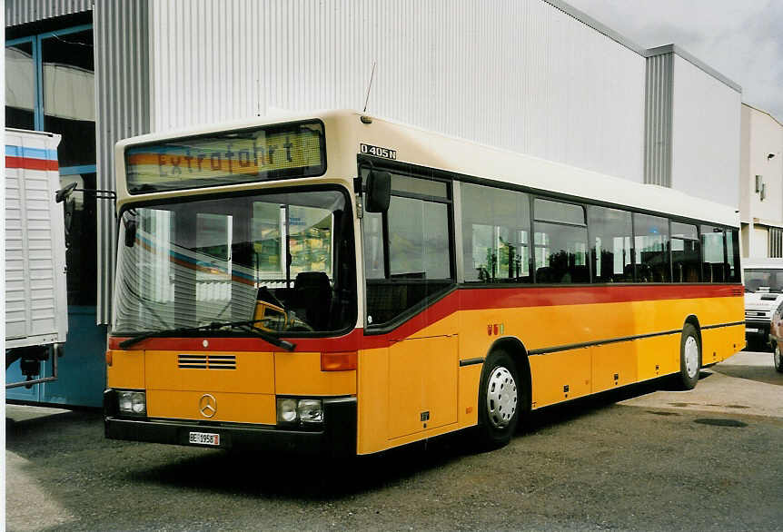 (054'437) - PostAuto Linth-Schwyz-Glarus - BE 1958 - Mercedes am 15. Juli 2002 in Biel, BTR