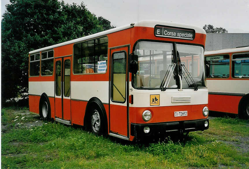 (054'725) - AMSA Chiasso - Nr. 19/TI 72'692 - FBW/Vetter (ex ACT Lugano Nr. 51) am 23. Juli 2002 in Balerna, Garage