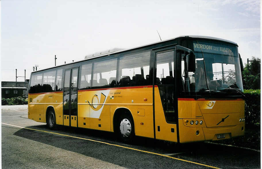 (055'512) - PTT-Regie - P 25'157 - Volvo am 25. August 2002 in Yverdon, Garage