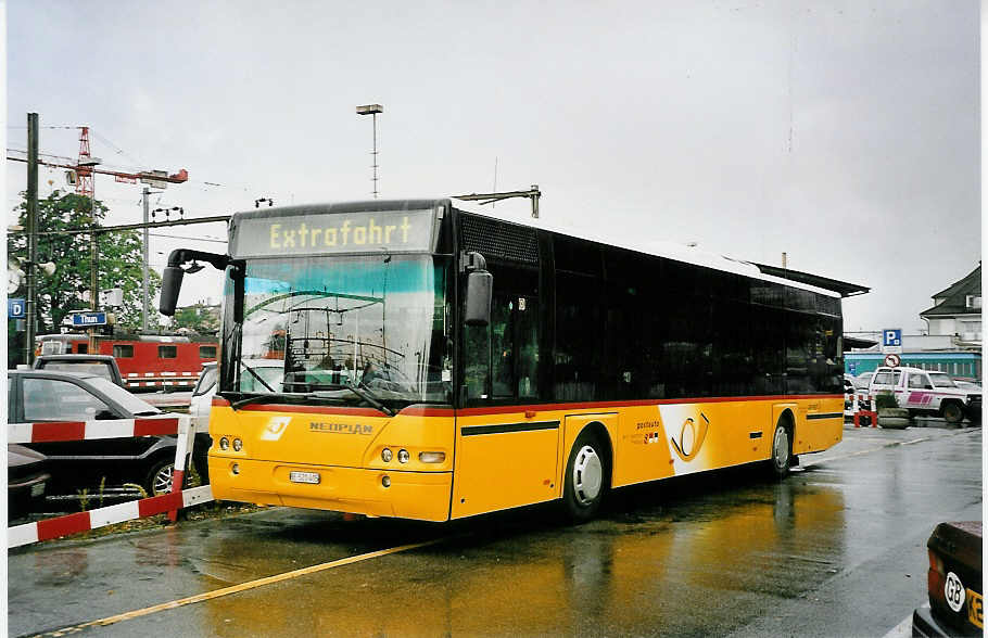 (055'935) - Engeloch, Riggisberg - Nr. 12/BE 520'405 - Neoplan am 10. September 2002 in Thun, CarTerminal