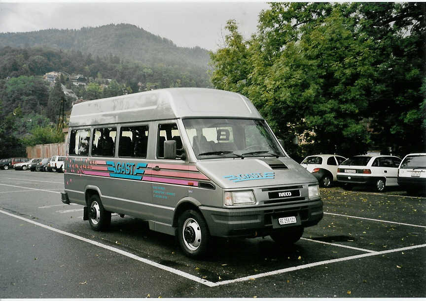 (056'034) - Gast, Utzenstorf - BE 258'121 - Iveco am 19. September 2002 in Thun, Seestrasse