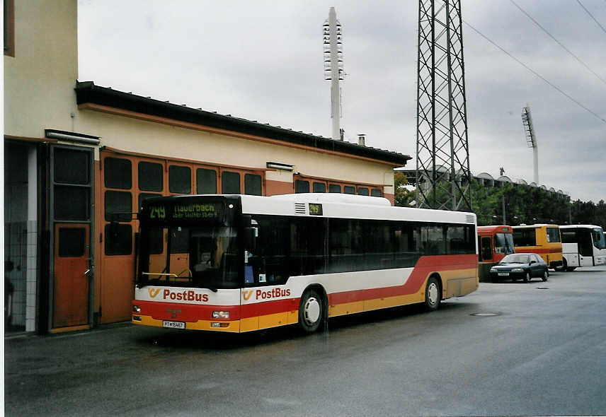 (056'523) - PostBus - PT 15'467 - MAN am 8. Oktober 2002 in Wien, Htteldorf