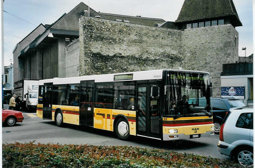 (057'728) - STI Thun - Nr. 92/BE 572'092 - MAN am 24. Dezember 2002 in Thun, Kyburg