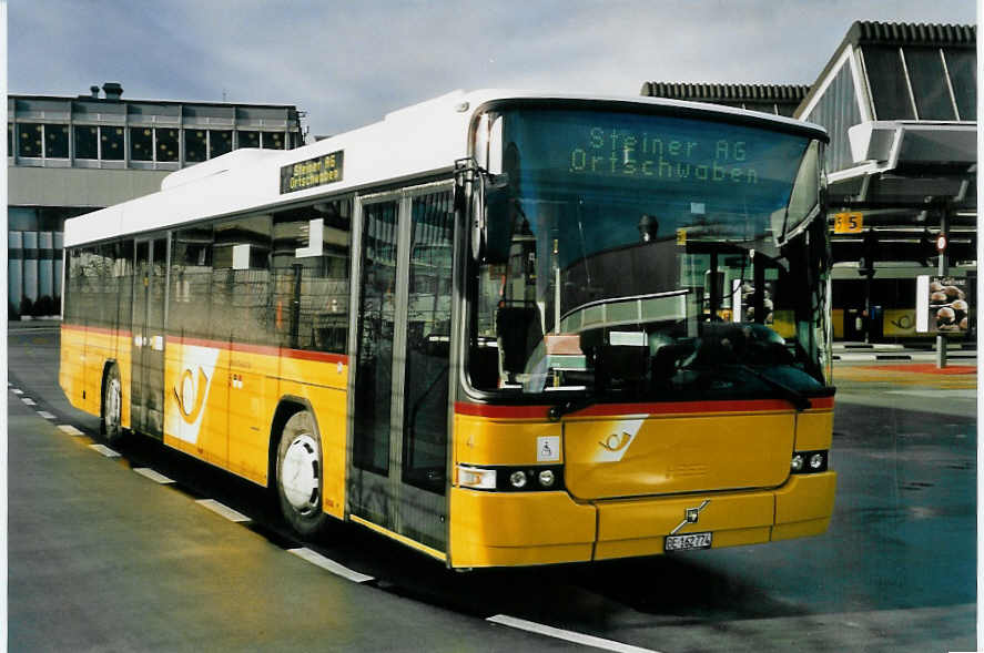 (058'116) - Steiner, Ortschwaben - Nr. 4/BE 162'774 - Volvo/Hess am 31. Dezember 2002 in Bern, Postautostation