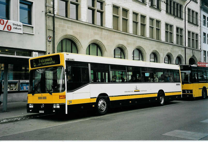 (058'807) - VBSH Schaffhausen - Nr. 29/SH 38'029 - Mercedes am 20. Februar 2003 beim Bahnhof Schaffhausen