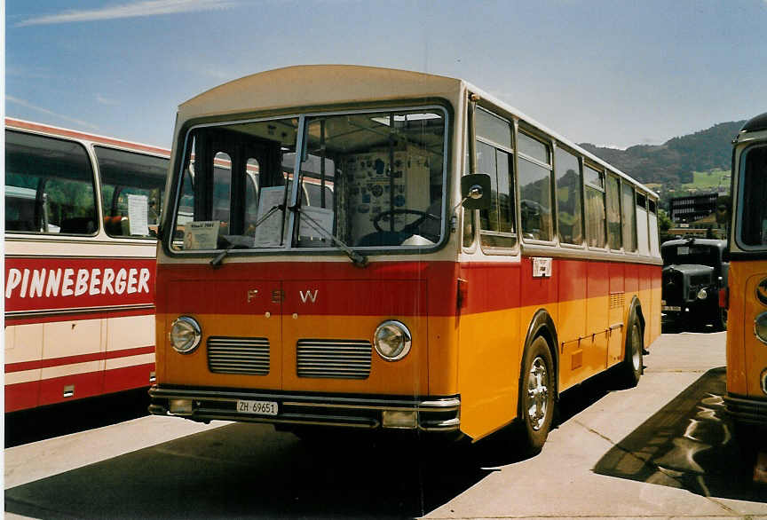 (060'911) - Trb, Oberrieden - Nr. 12/ZH 69'651 - FBW/R&J (ex Ryffel, Uster Nr. 12) am 21. Juni 2003 in Hinwil, AMP