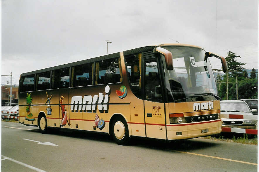 (061'134) - Marti, Kallnach - Nr. 14/BE 572'214 - Setra am 24. Juni 2003 in Thun, CarTerminal