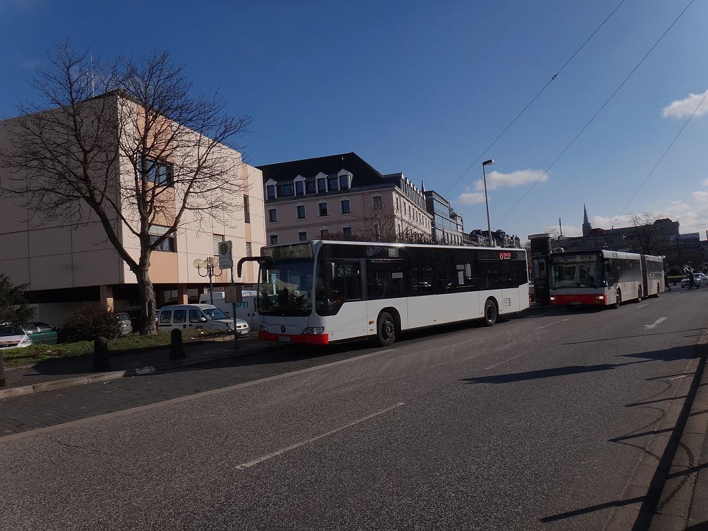 0618+0311 an der Ersatzhaltestelle T.-Mann-Stra�e auf der Rabin Stra�e 2. Foto

