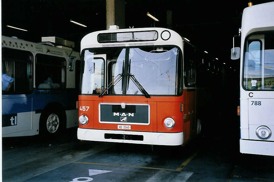 (062'613) - TL Lausanne - Nr. 457/VD 1540 - MAN am 4. August 2003 in Lausanne, Dpt Prelaz