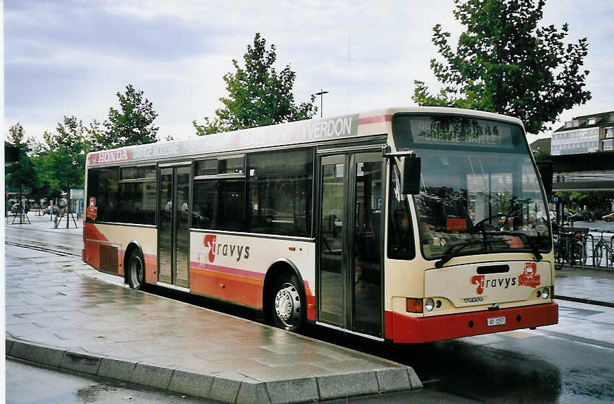 (062'736) - TRAVYS Yverdon - VD 1257 - Volvo/Berkhof (ex TPYG Yverdon) am 30. August 2003 beim Bahnhof Yverdon