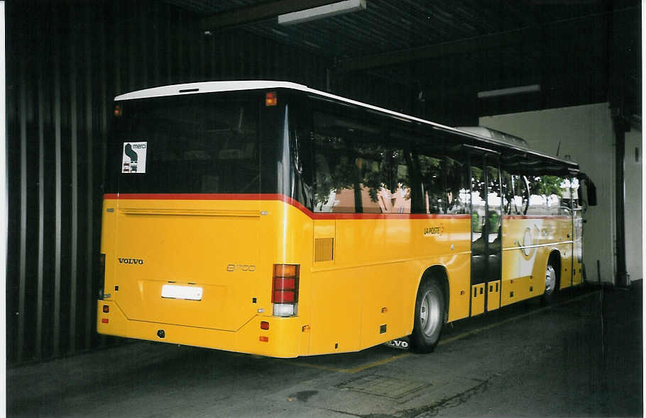 (062'822) - CarPostal Vaud-Fribourg - VD 510'244 - Volvo (ex P 25'265) am 30. August 2003 in Yverdon, Garage