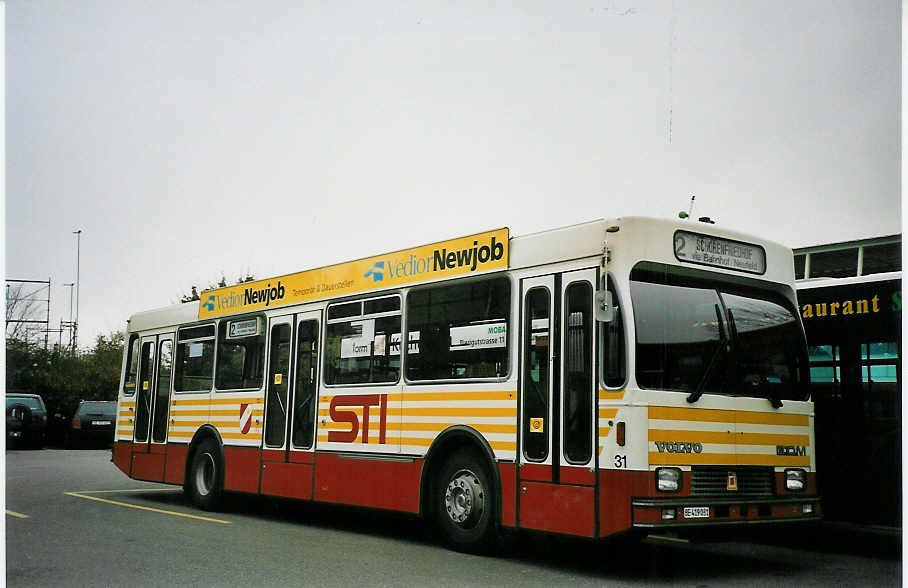 (065'222) - STI Thun - Nr. 31/BE 419'031 - Volvo/R&J (ex SAT Thun Nr. 31) am 26. Januar 2004 bei der Schifflndte Thun