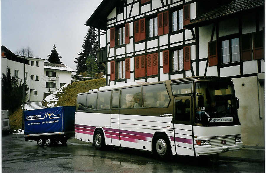 (065'310) - Bergmann, Adelboden - BE 839 - Drgmller am 7. Februar 2004 beim Gterbahnhof Frutigen