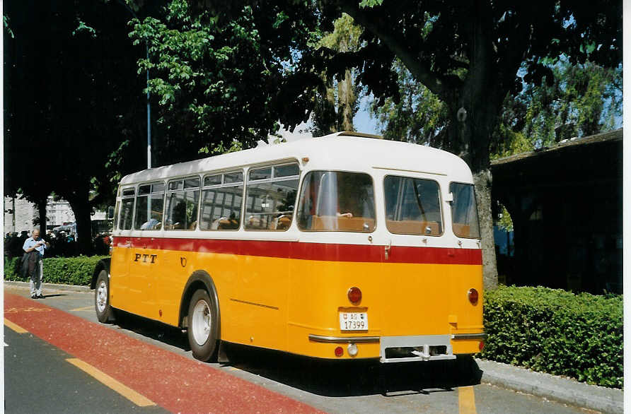 (067'724) - Brndli, Elfingen - AG 17'399 - Saurer/Hess am 23. Mai 2004 beim Bahnhof Luzern