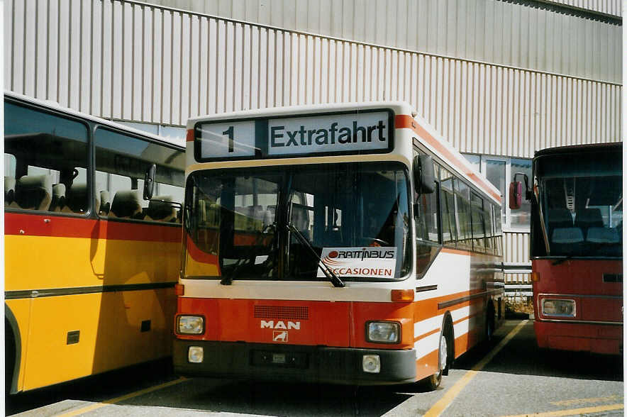 (068'031) - BSF Hochdorf - Nr. 8 - MAN/Gppel am 29. Mai 2004 in Biel, Rattinbus