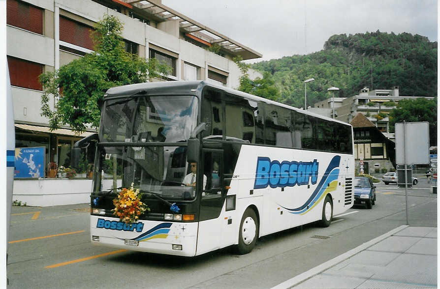 (068'234) - Maurer&Marolf, Neuenegg - BE 212'587 - Van Hool (ex Bossart, Glattbrugg) am 12. Juni 2004 in Thun, Berntor