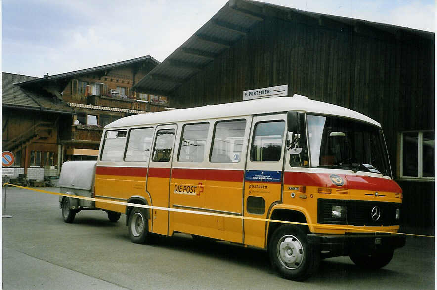 (068'831) - Portenier, Adelboden - Nr. 6 - Mercedes (ex Geiger, Adelboden Nr. 6) am 5. Juli 2004 in Reichenbach, Garage