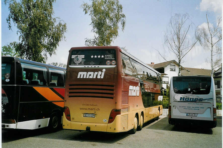 (068'919) - Aus der Schweiz: Marti, Kallnach - Nr. 29/BE 572'229 - Setra am 6. Juli 2004 in Rust, Europapark