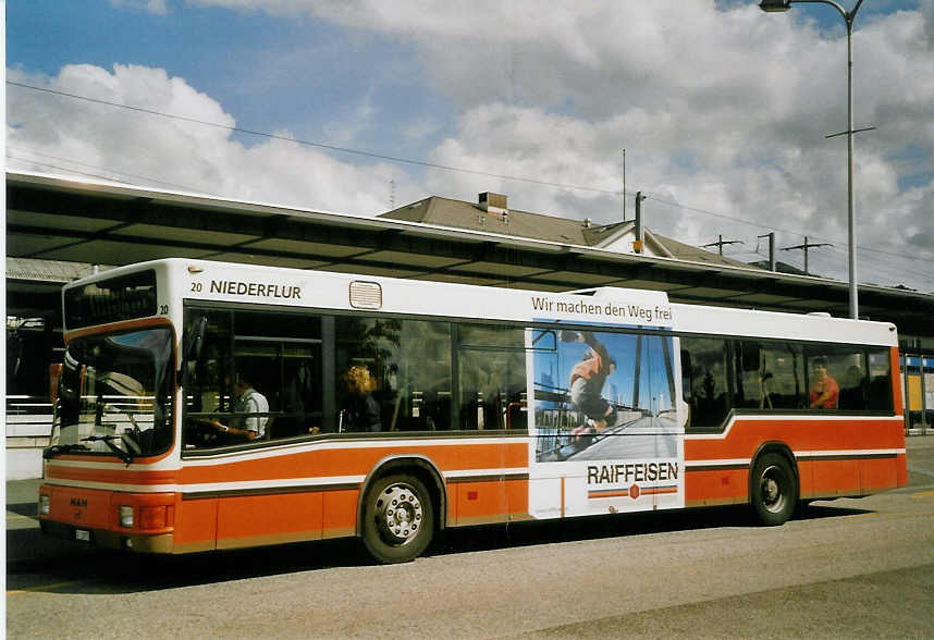 (069'313) - BOGG Wangen b.O. - Nr. 20/SO 20'975 - MAN (ex AGO Olten Nr. 20) am 10. Juli 2004 beim Bahnhof Olten