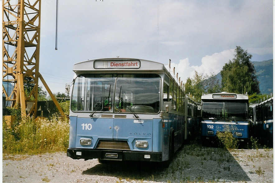 (069'514) - VBL Luzern - Nr. 110 - Volvo/Hess am 17. Juli 2004 in Nfels