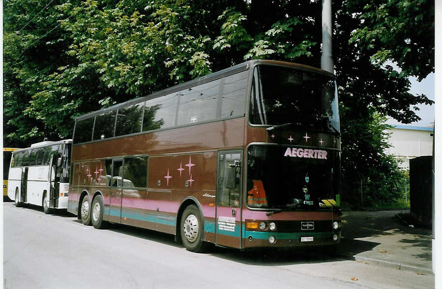 (069'608) - Aegerter, Hunzenschwil - AG 15'990 - Van Hool am 23. Juli 2004 in Zrich, Hardau