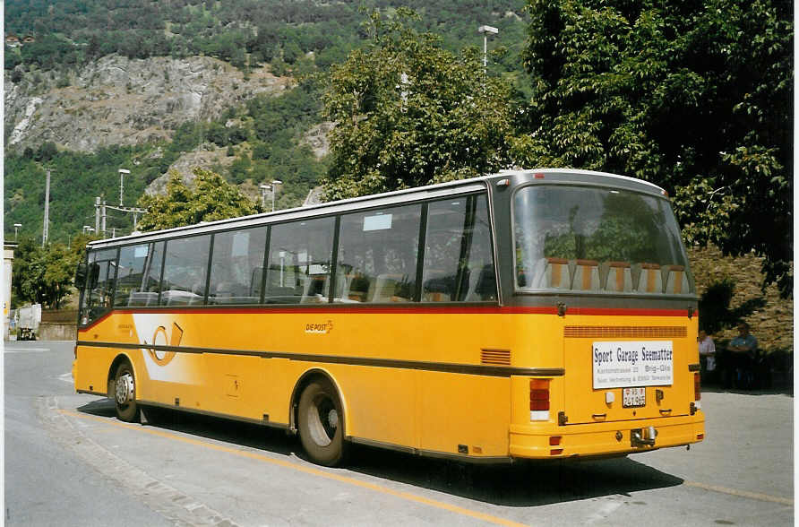 (069'803) - PostAuto Oberwallis - VS 241'965 - Setra (ex P 25'052) am 31. Juli 2004 beim Bahnhof Brig