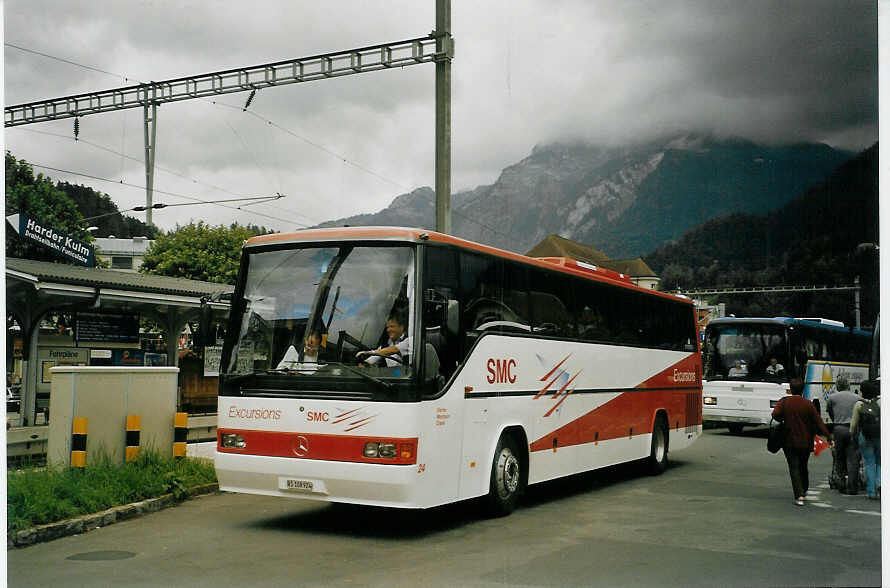 (071'015) - SMC Montana - Nr. 24/VS 108'924 - Mercedes am 12. September 2004 beim Bahnhof Interlaken West