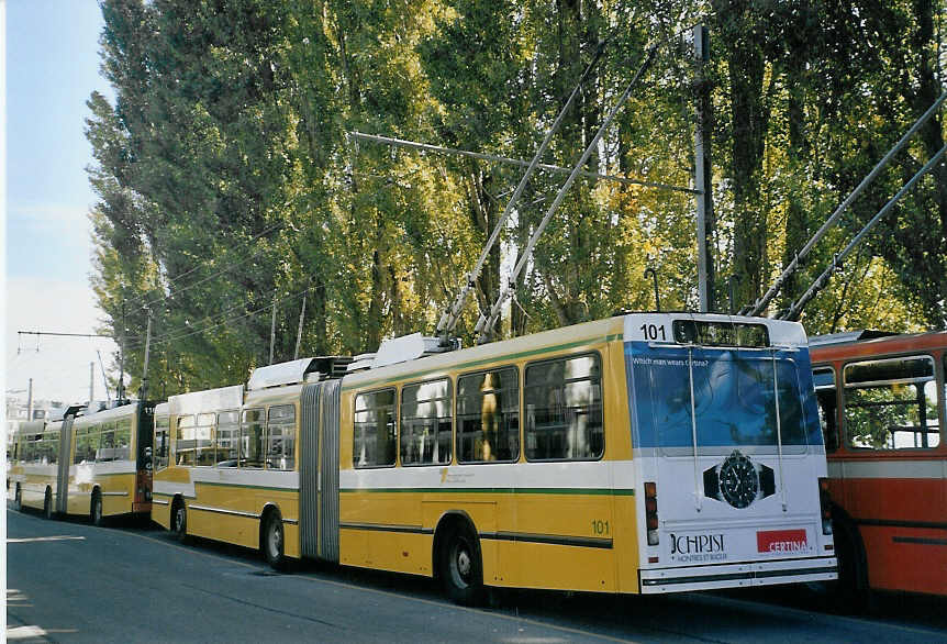 (071'324) - TN Neuchtel - Nr. 101 - NAW/Hess Gelenktrolleybus am 3. Oktober 2004 in Neuchtel, Dpt