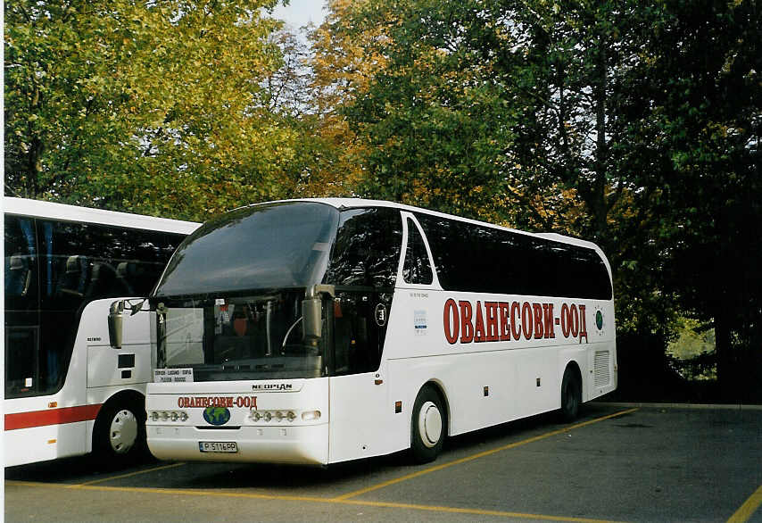 (072'302) - Aus Bulgarien: Obahecobn - P 5116 PP - Neoplan am 23. Oktober 2004 in Zrich, Sihlquai